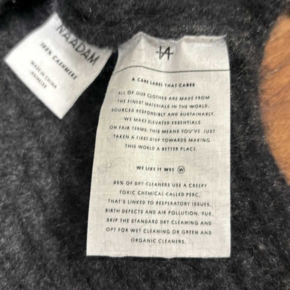 Cashmere cropped turtleneck sweater - Picture 4 of 5